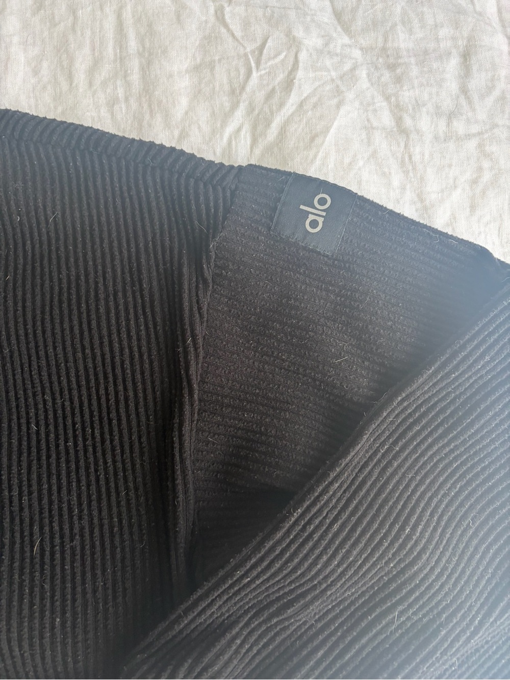 ALO Yoga Black Ribbed Set - Picture 5 of 7